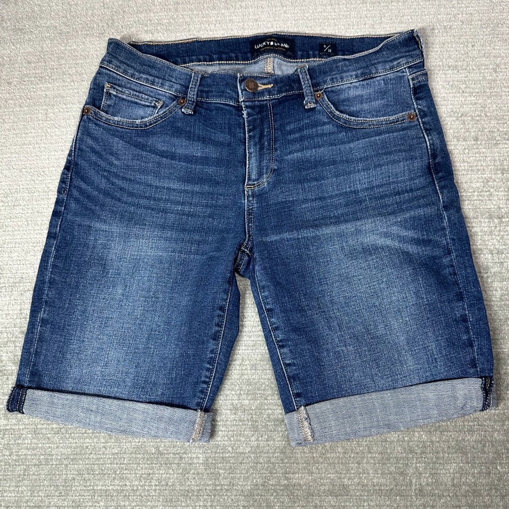 LUCKY blue Denim shorts. Size 6/28. In good condition.